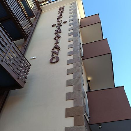 Hotel Traiano شيفيتافيكْيا المظهر الخارجي الصورة