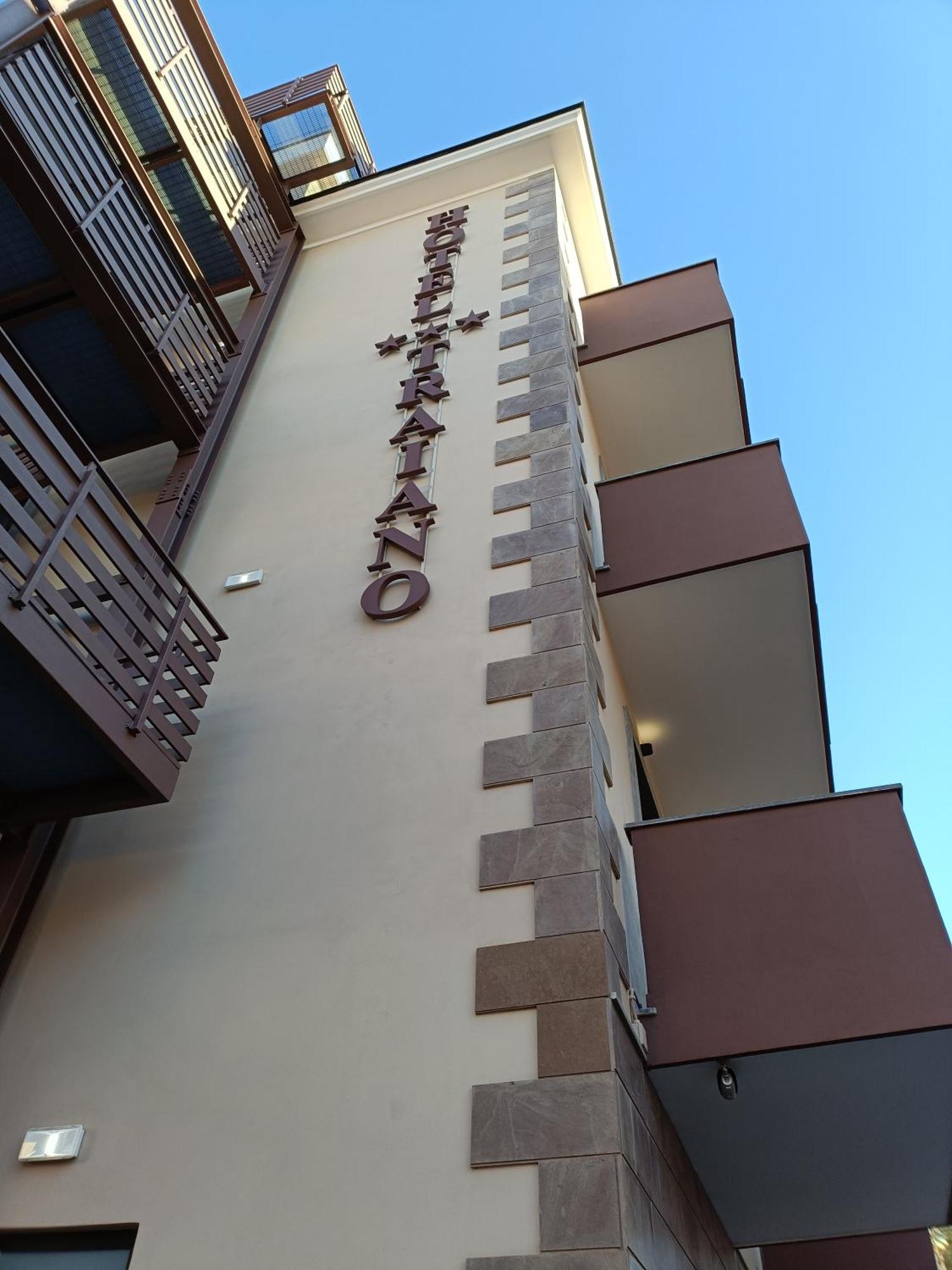 Hotel Traiano شيفيتافيكْيا المظهر الخارجي الصورة
