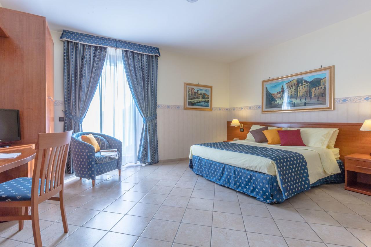 Hotel Traiano شيفيتافيكْيا المظهر الخارجي الصورة