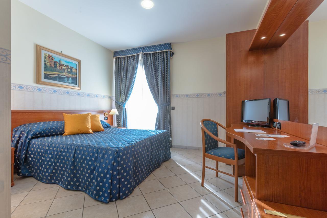 Hotel Traiano شيفيتافيكْيا المظهر الخارجي الصورة