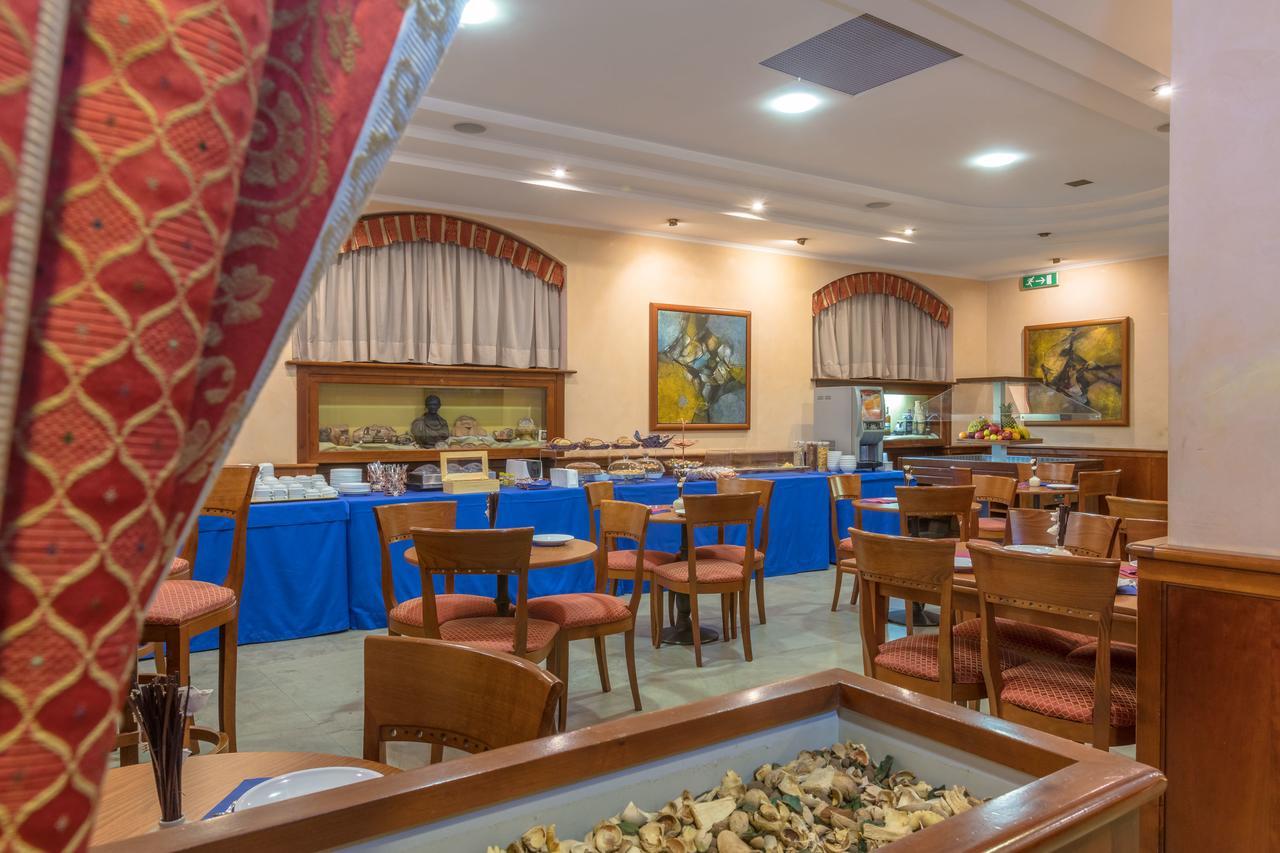 Hotel Traiano شيفيتافيكْيا المظهر الخارجي الصورة